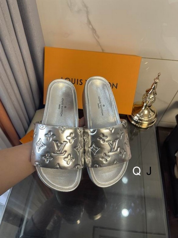 LV Women's Slippers 276